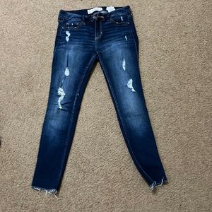 Hollister low rise super skinny size 5 short waist 27 length 28